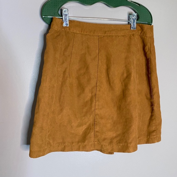 Cute brown botton skirt - Picture 2 of 2